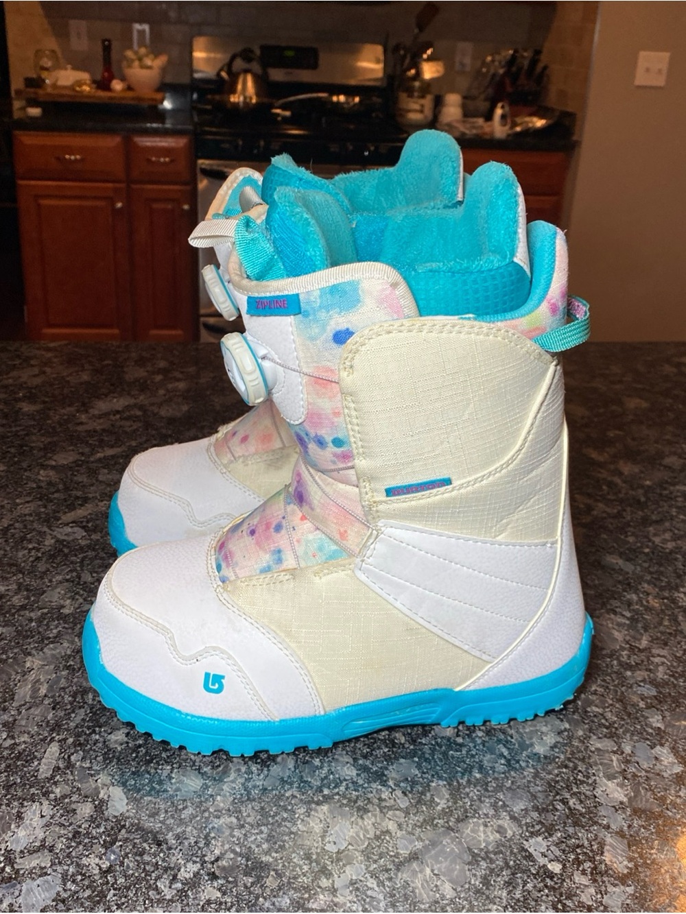 Burton Zipline Boa Snowboard Boots White Blue Size 6K Youth